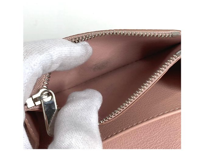 Billetera compacta Anae en Mahina Monogram de Louis Vuitton Rosa - vista 11