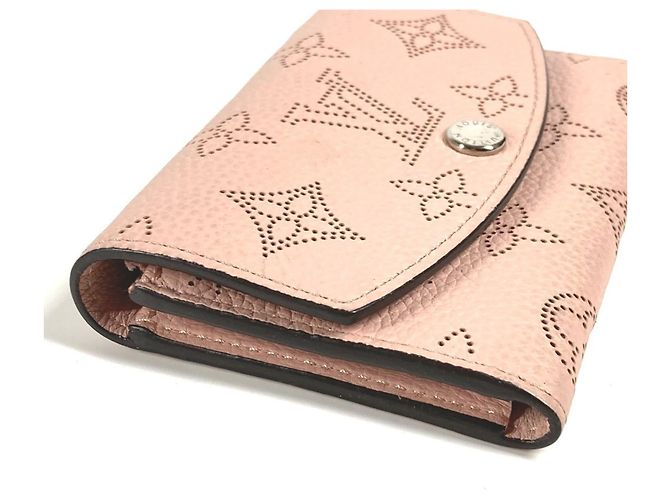 Billetera compacta Anae en Mahina Monogram de Louis Vuitton Rosa - vista 5