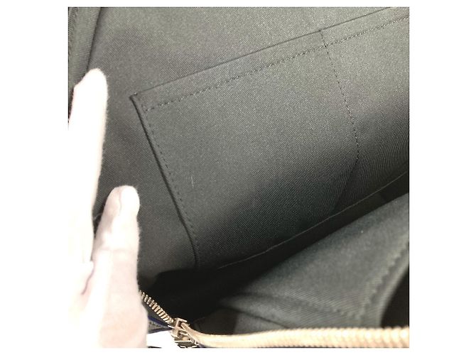 Borsa a tracolla Anton in Taiga di Louis Vuitton Nero Blu Multicolore Grigio - vista 14