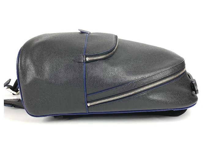 Borsa a tracolla Anton in Taiga di Louis Vuitton Nero Blu Multicolore Grigio - vista 3