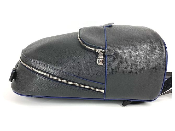 Borsa a tracolla Anton in Taiga di Louis Vuitton Nero Blu Multicolore Grigio - vista 4