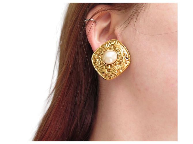 VINTAGE CHANEL TOURBILLONS & PERLEN 1980 GOLDENE OHRRINGE - Ansicht 10