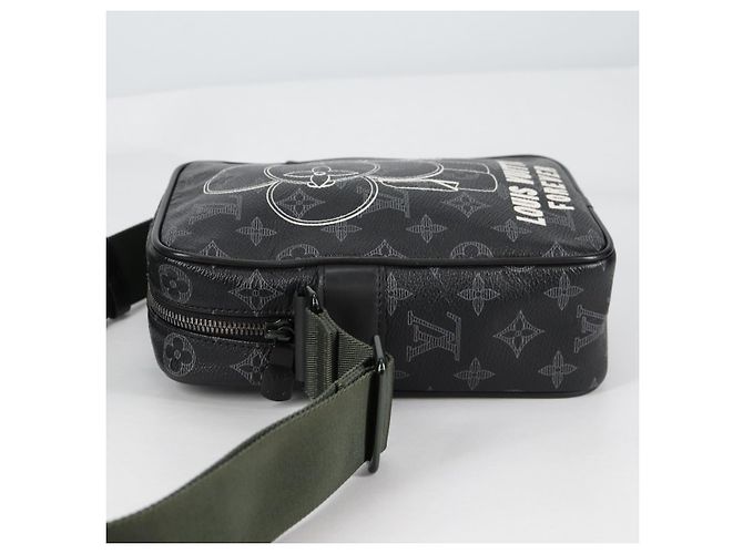 Borsa Louis Vuitton Danube Edizione Limitata Vivienne Monogram Eclipse PM Nero - vista 3