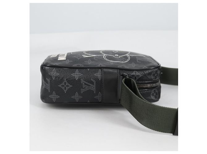 Borsa Louis Vuitton Danube Edizione Limitata Vivienne Monogram Eclipse PM Nero - vista 4