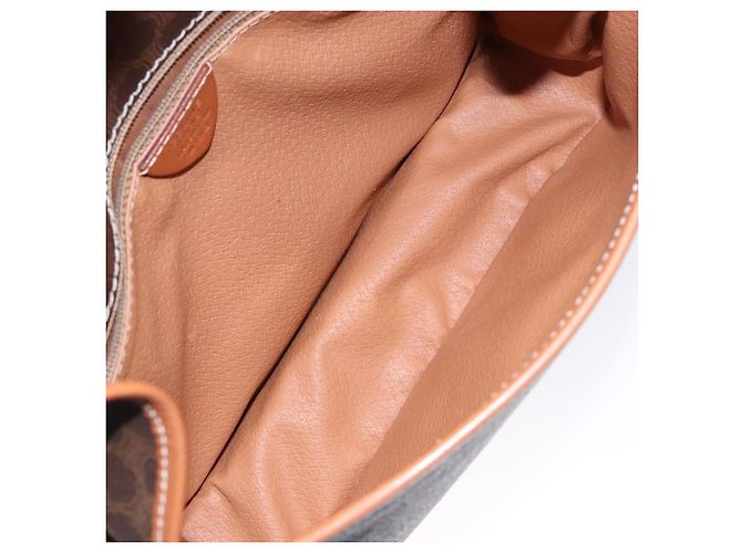 Céline Borsa a Spalla Celine Macadam in Pelle PVC Marrone - vista 5