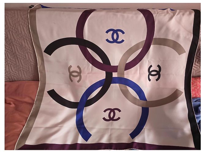 Foulard in seta Chanel Monogramma Bianco - vista 2