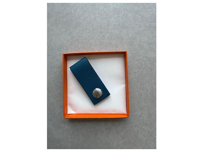 Chiavetta USB Hermès in pelle blu - vista 4