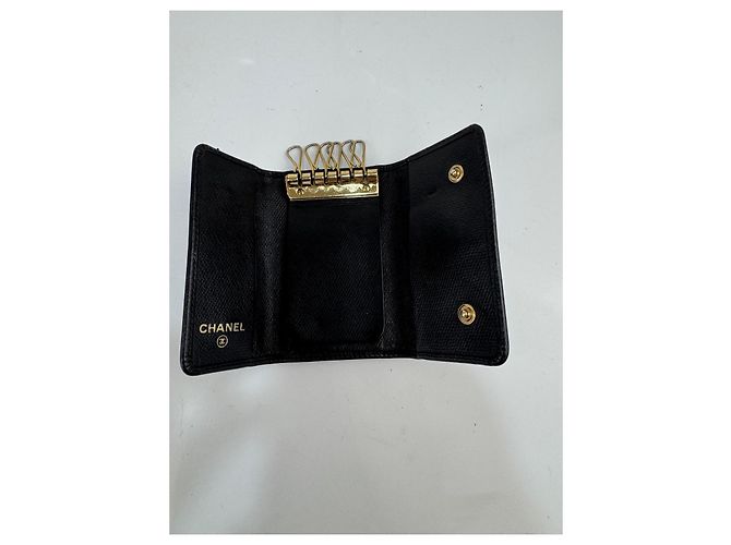 Portafoglio e portachiavi in pelle nera Chanel Nero - vista 3