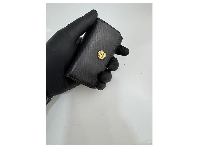 Portafoglio e portachiavi in pelle nera Chanel Nero - vista 7