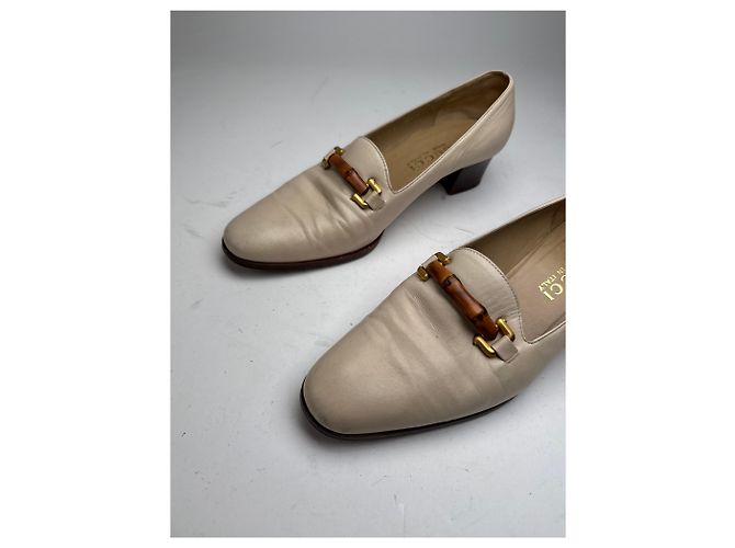 Décolleté in pelle vintage Gucci con bambù 36,5 beige nero - vista 12