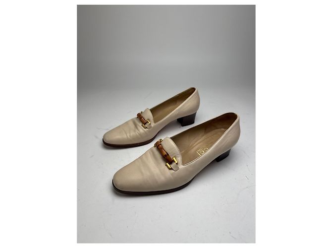 Décolleté in pelle vintage Gucci con bambù 36,5 beige nero - vista 5
