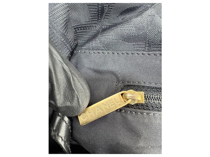 Borsa a spalla Chanel in tela / pelle nera 285 Nero - vista 10