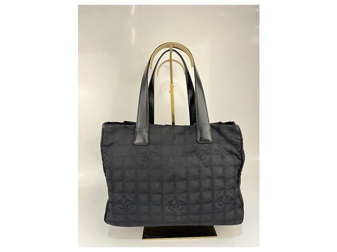 Borsa a spalla Chanel in tela / pelle nera 285 Nero - vista 2
