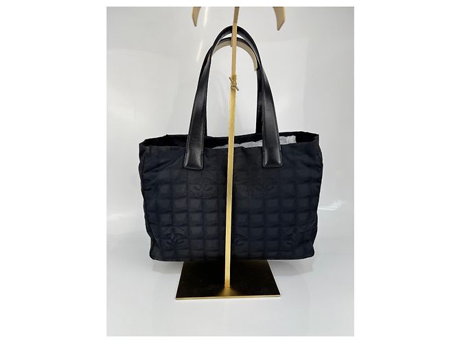 Borsa a spalla Chanel in tela / pelle nera 285 Nero - vista 4