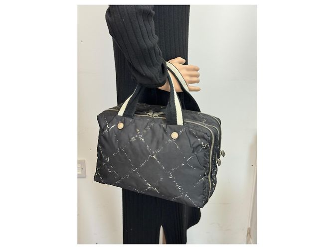 Borsa Boston in tela nera della linea Travel di Chanel 286 - vista 12