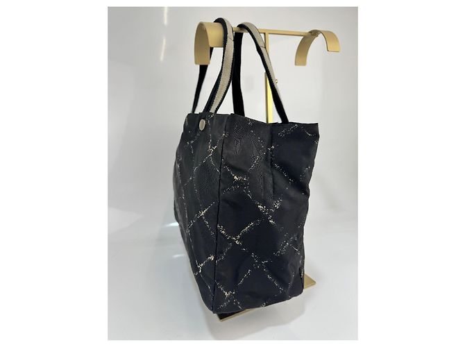 Borsa a spalla in tela Chanel Travel Line nera Nero - vista 3