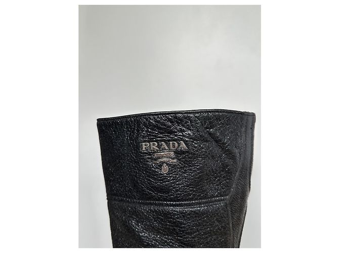 Prada Glitzer Lederstiefel Schwarz mit Metall-Logo - Ansicht 7