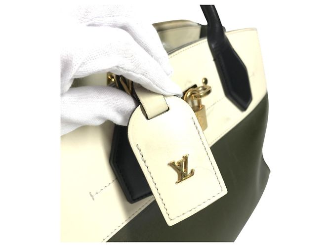 Borsa Tote City Steamer MM di Louis Vuitton Bianco Cachi - vista 5