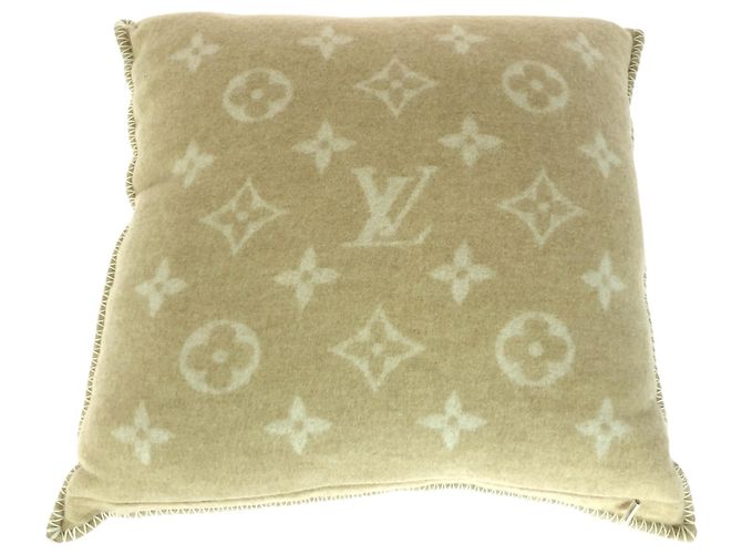 Louis Vuitton 2023 Autumn/Winter Monogram Cushion White Beige - view 2