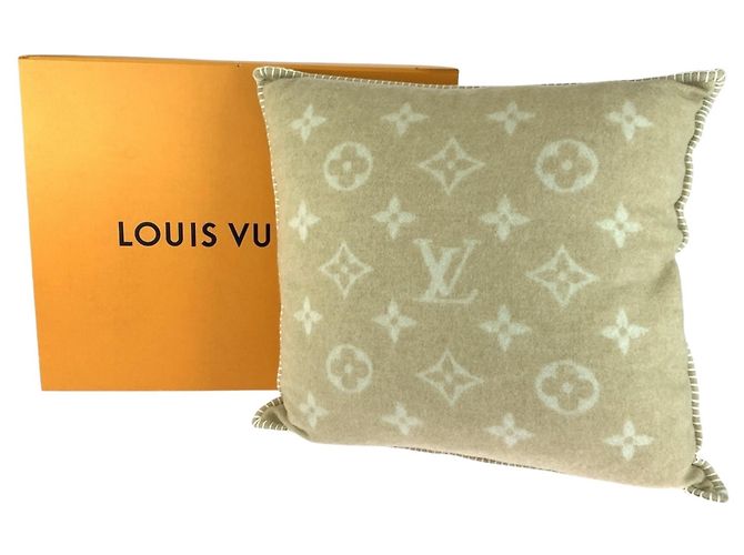 Louis Vuitton 2023 Autumn/Winter Monogram Cushion White Beige - view 3
