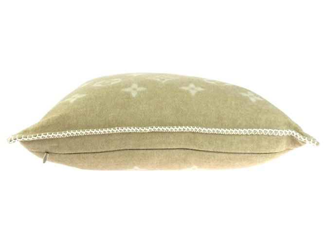 Louis Vuitton 2023 Autumn/Winter Monogram Cushion White Beige - view 4
