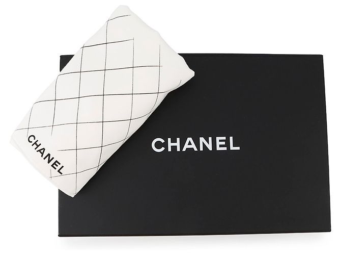 Chanel Matelasse 25 Chain Shoulder Bag Black - view 16