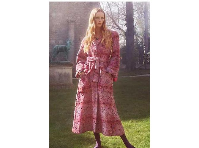 Chanel Abrigo icónico Otoño/Invierno 2022 Rosa - vista 13