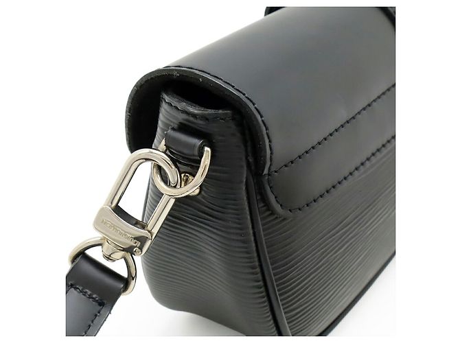Pochette Montaigne Epi Louis Vuitton Nero - vista 4