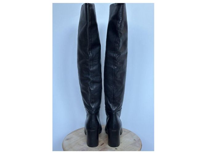 Botas altas de cuero negro Prada con punta afilada - vista 2