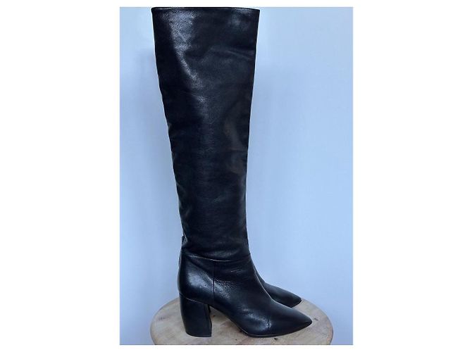 Botas altas de cuero negro Prada con punta afilada - vista 3