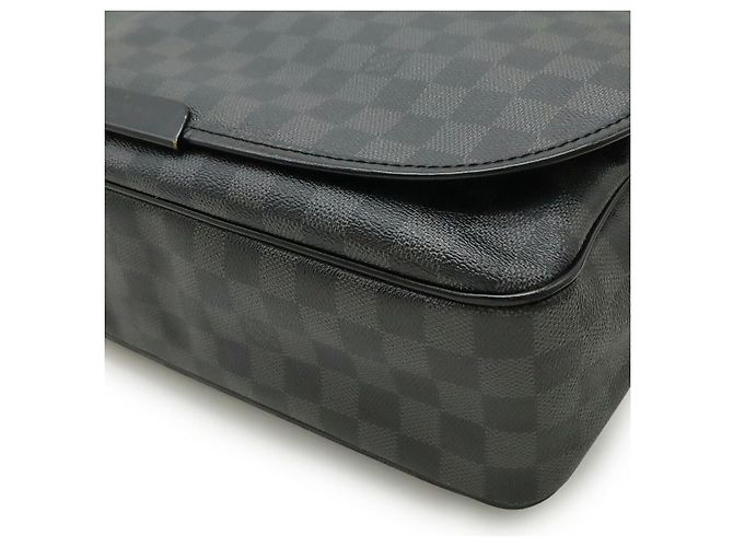 Borsa a Spalla Louis Vuitton Daniel GM Damier Graphite Nero - vista 3