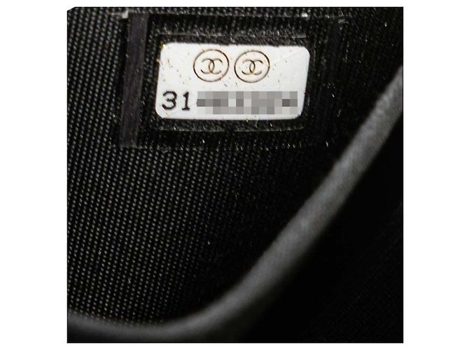Portafoglio a catena Boy Matelassé Chanel in pelle caviar nera Nero - vista 8