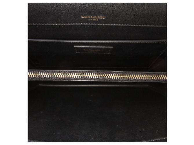 Borsa a tracolla Victoire in pelle di vitello trapuntata nera di Saint Laurent Nero - vista 4
