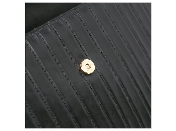Borsa a tracolla Victoire in pelle di vitello trapuntata nera di Saint Laurent Nero - vista 9