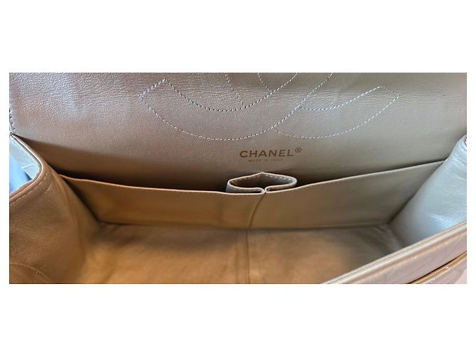 Chanel 2.55 Gold hardware - vista 13