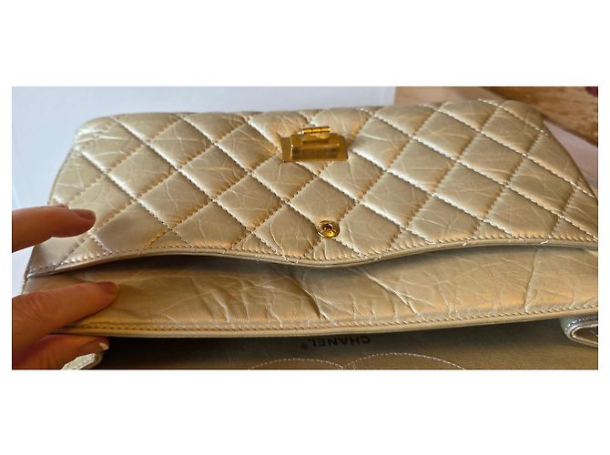 Chanel 2.55 Gold hardware - vista 14