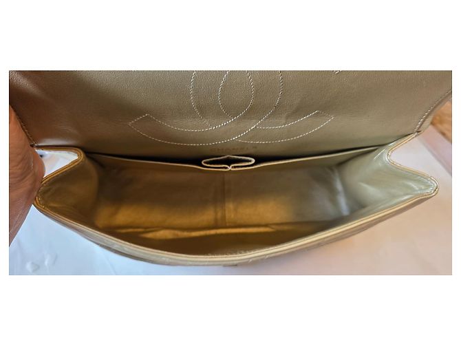 Chanel 2.55 Gold hardware - vista 2