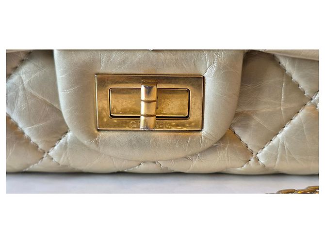 Chanel 2.55 Gold hardware - vista 6