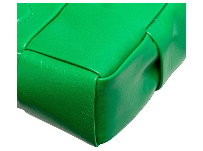 Borsa a Spalla Mini Cassette Maxi Intrecciato di Bottega Veneta Verde - vista 4