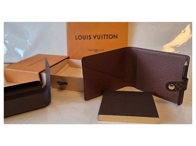 Louis Vuitton Notizbuch und Bleistift. Monogramm - Ansicht 2