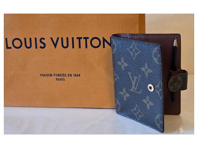Louis Vuitton Copertura per quaderno e matita. Monogramma - vista 3