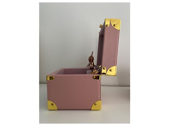 Sofia Coppola Louis Vuitton Vivienne Boîte à musique en cuir rose - vue 3