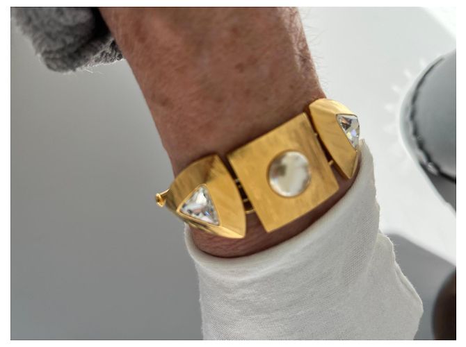 Bracciale Yves Saint Laurent in acciaio dorato con cristalli e perla D'oro - vista 4