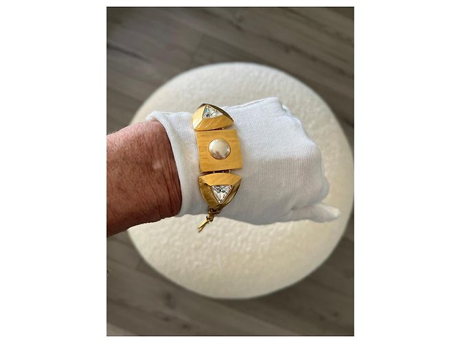 Bracciale Yves Saint Laurent in acciaio dorato con cristalli e perla D'oro - vista 5
