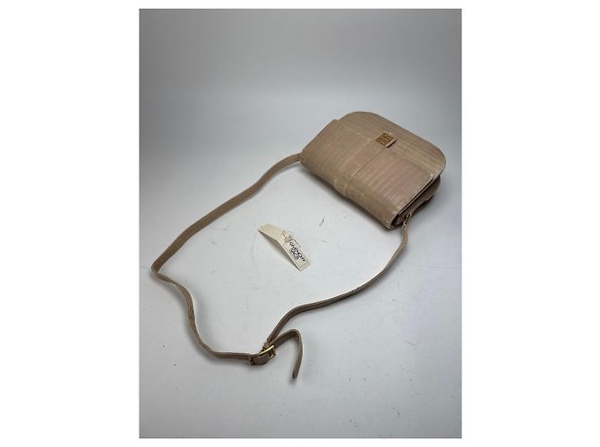 Vintage Givenchy Umhängetasche aus Leder in Beige - Ansicht 12