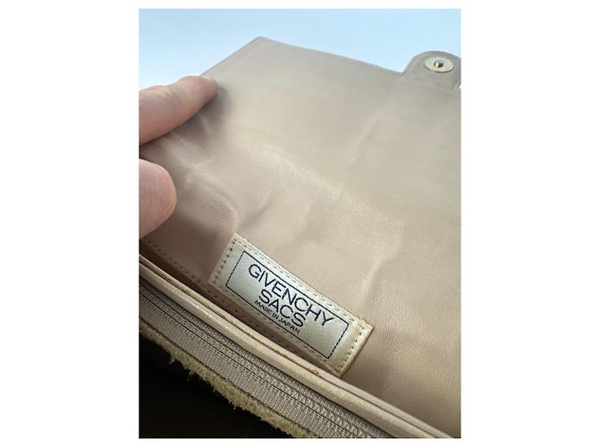 Vintage Givenchy Umhängetasche aus Leder in Beige - Ansicht 4