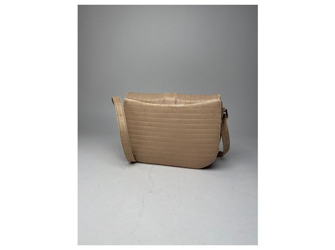 Vintage Givenchy Umhängetasche aus Leder in Beige - Ansicht 9