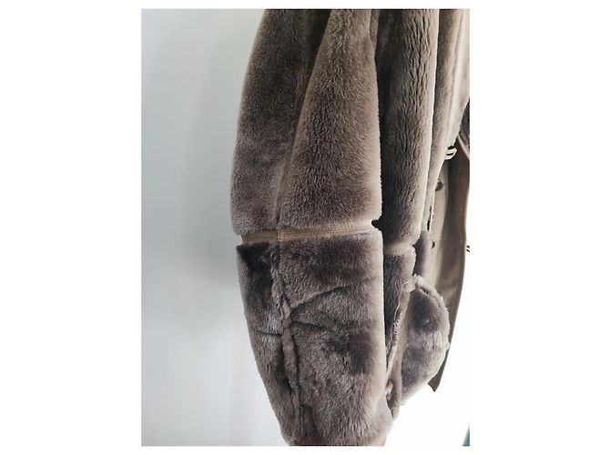 Autre Marque Lammfellmantel Taupe mit Lederbesatz - Ansicht 7