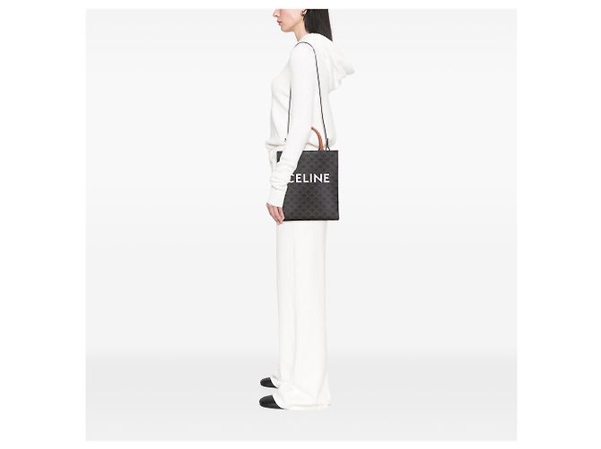 Céline Cabas vertical en toile enduite Triomphe petit modèle marron de Celine Marron foncé - vue 9