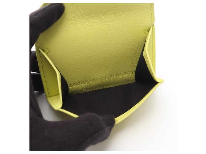 Everyday Cartera Mini Tri-Fold de Cuero Amarillo Balenciaga - vista 4